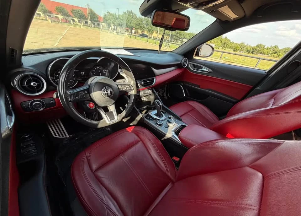 2020 Alfa Romeo Giulia - Image 6 of 13