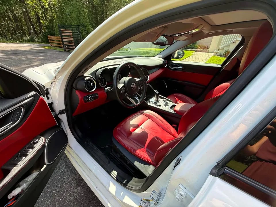 2020 Alfa Romeo Giulia - Image 5 of 6