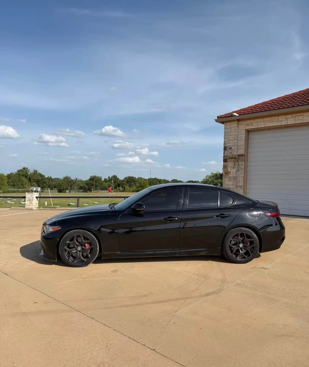 2020 Alfa Romeo Giulia - Image 5 of 13