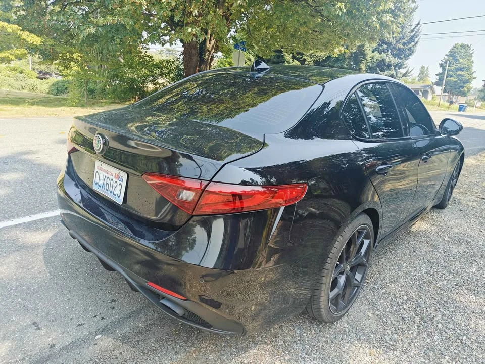 2020 Alfa Romeo Giulia - Image 5 of 11