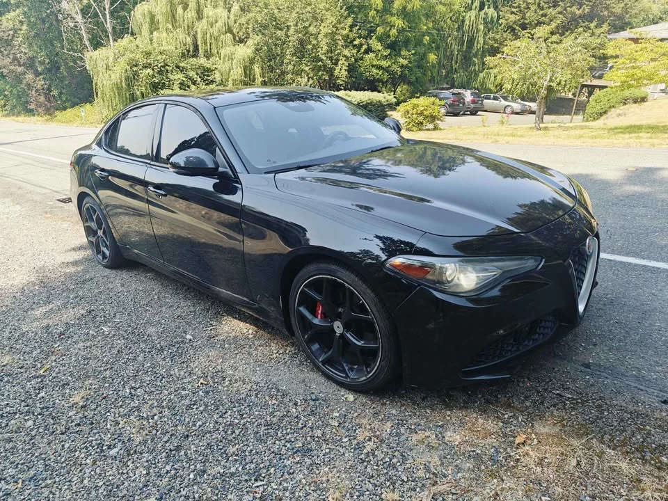 2020 Alfa Romeo Giulia - Image 2 of 11
