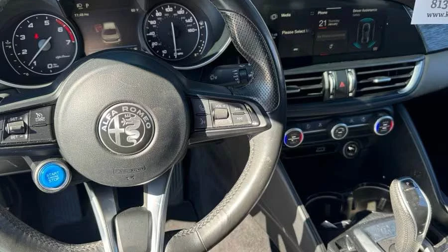 2020 Alfa Romeo Giulia - Image 7 of 10