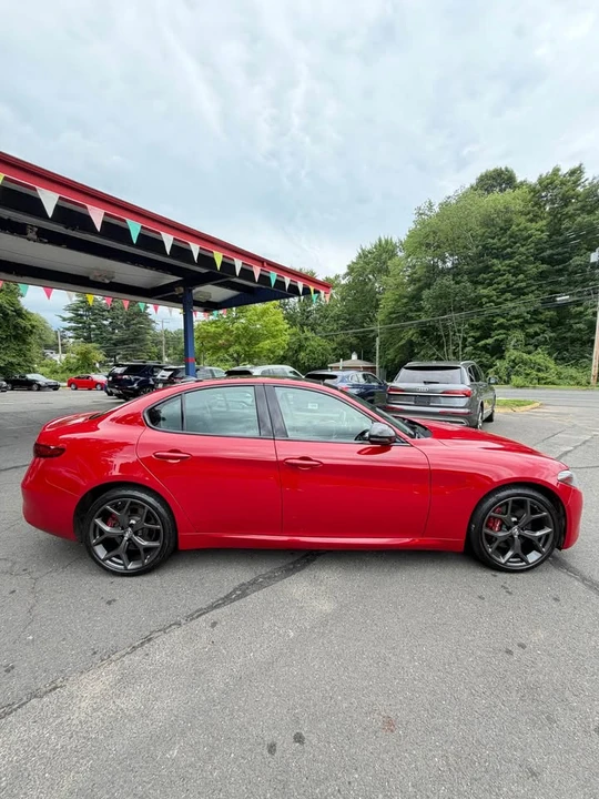 2020 Alfa Romeo Giulia - Image 5 of 20