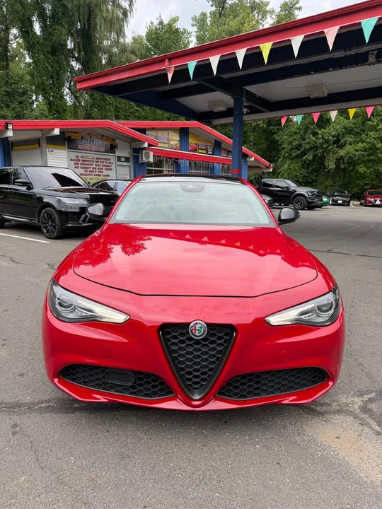 2020 Alfa Romeo Giulia - Image 3 of 20