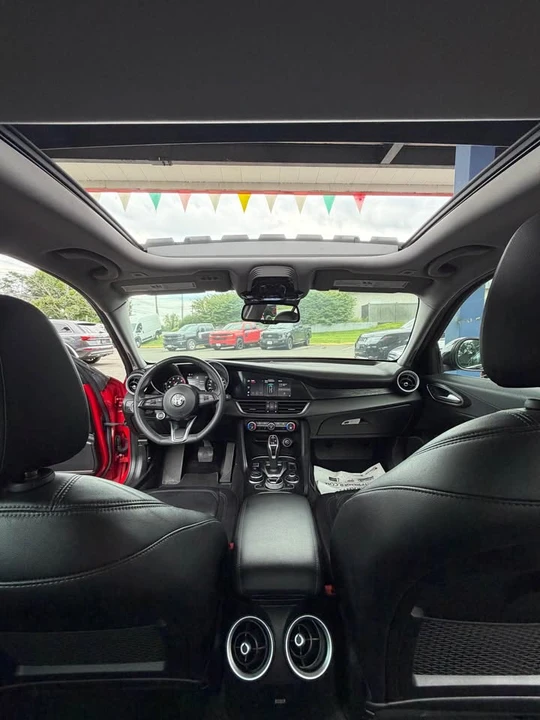 2020 Alfa Romeo Giulia - Image 15 of 20