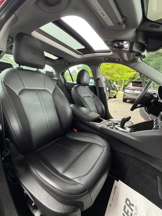 2020 Alfa Romeo Giulia - Image 14 of 20