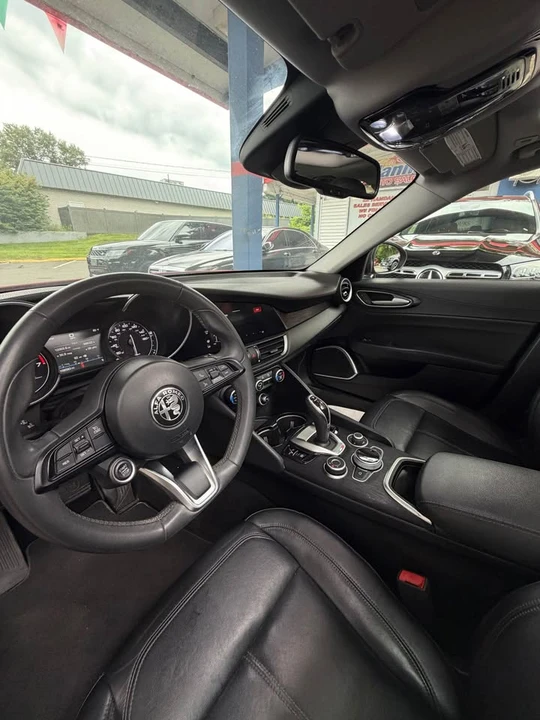 2020 Alfa Romeo Giulia - Image 11 of 20