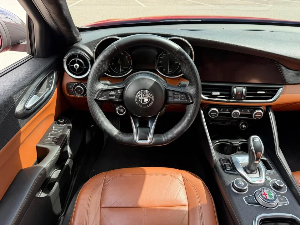 2020 Alfa Romeo Giulia - Image 13 of 20