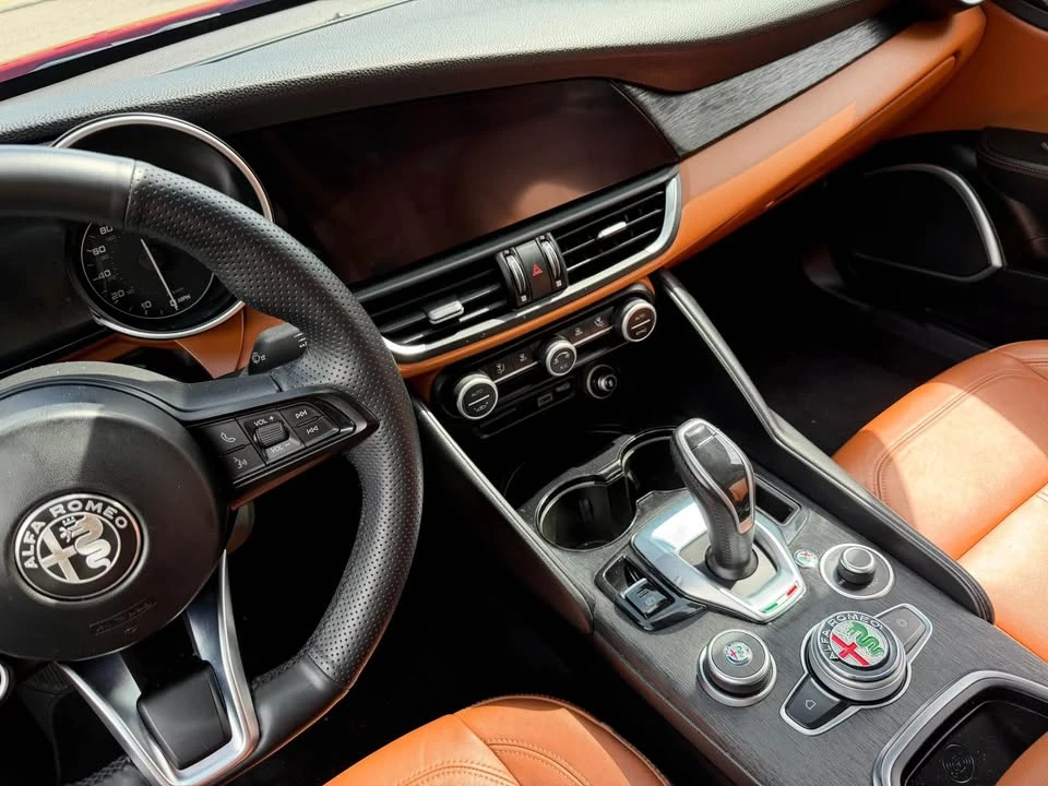 2020 Alfa Romeo Giulia - Image 14 of 20