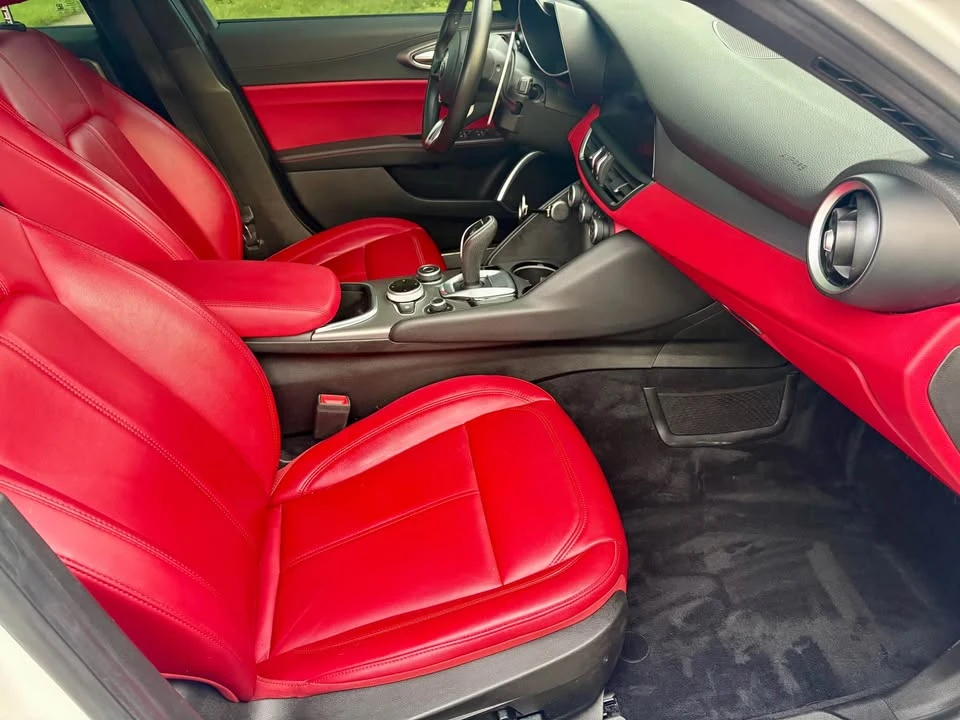 2020 Alfa Romeo Giulia - Image 10 of 11