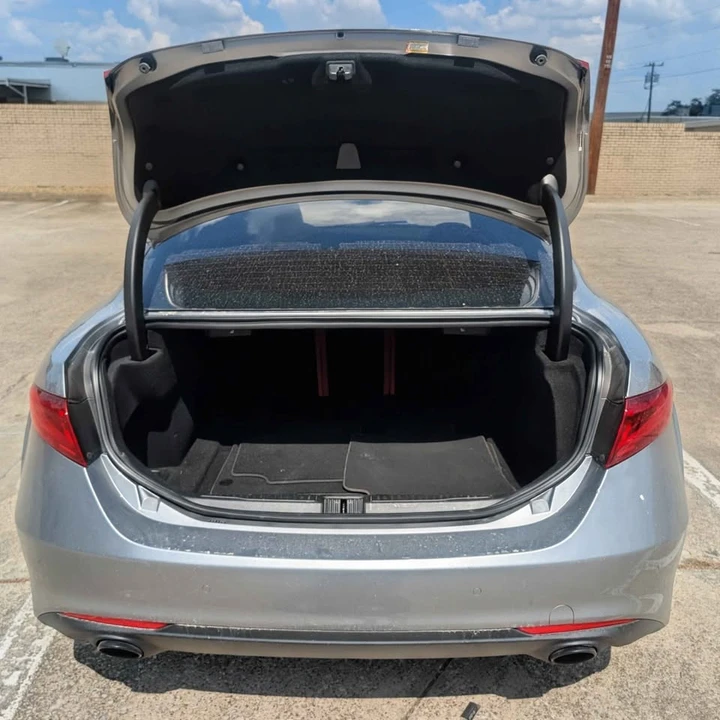 2020 Alfa Romeo Giulia - Image 5 of 12