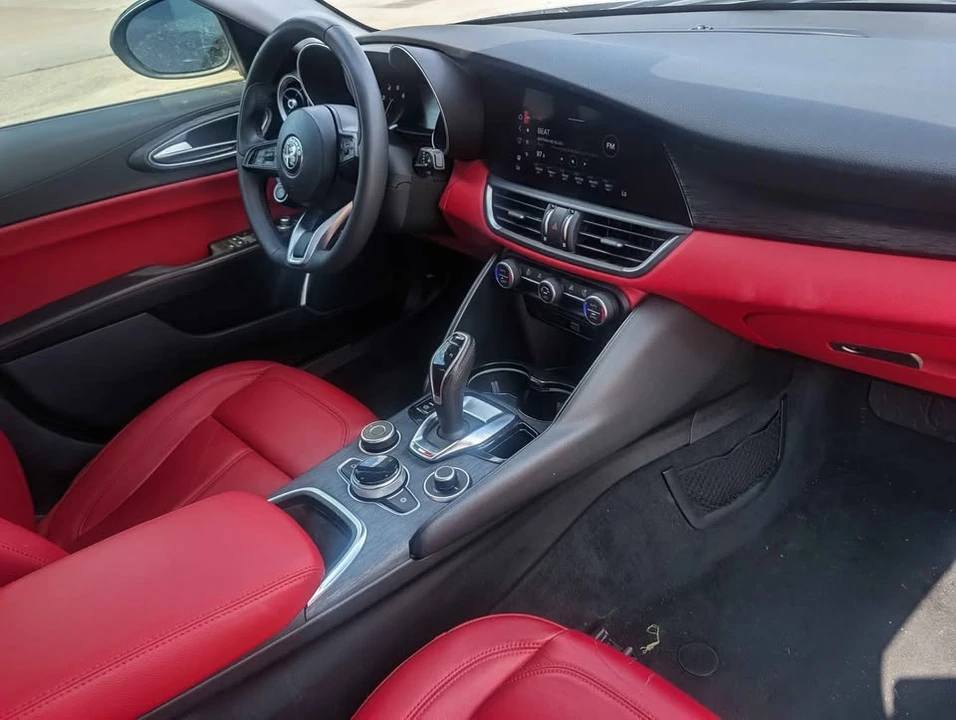 2020 Alfa Romeo Giulia - Image 7 of 12