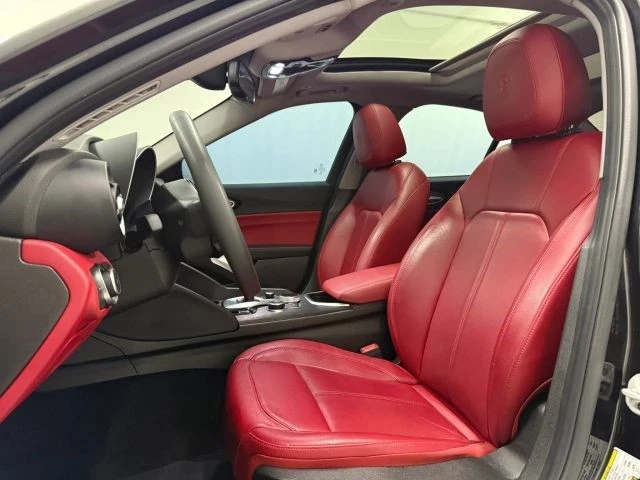 2020 Alfa Romeo Giulia - Image 19 of 21