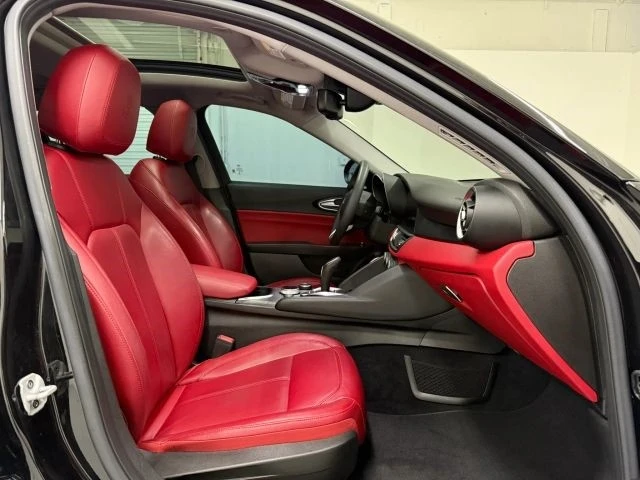 2020 Alfa Romeo Giulia - Image 17 of 21