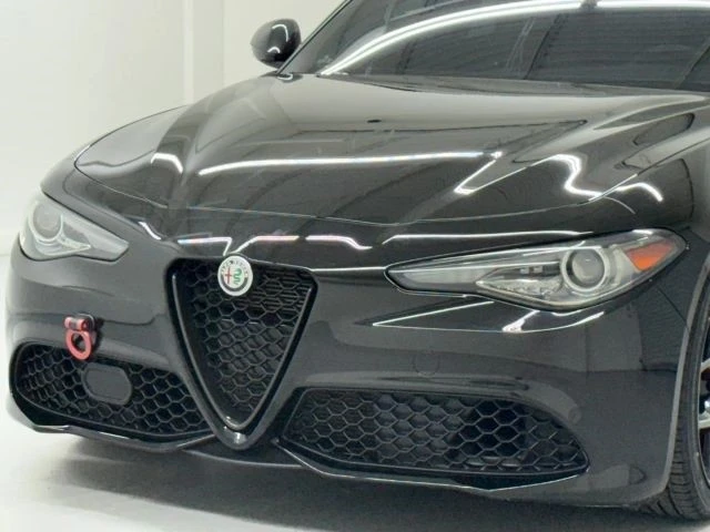 2020 Alfa Romeo Giulia - Image 10 of 21