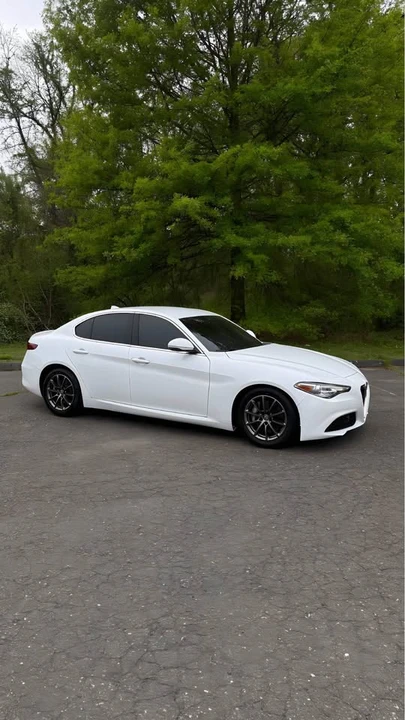 2020 Alfa Romeo Giulia - Image 2 of 7