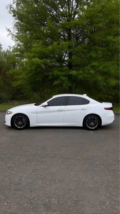 2020 Alfa Romeo Giulia - Image 5 of 7