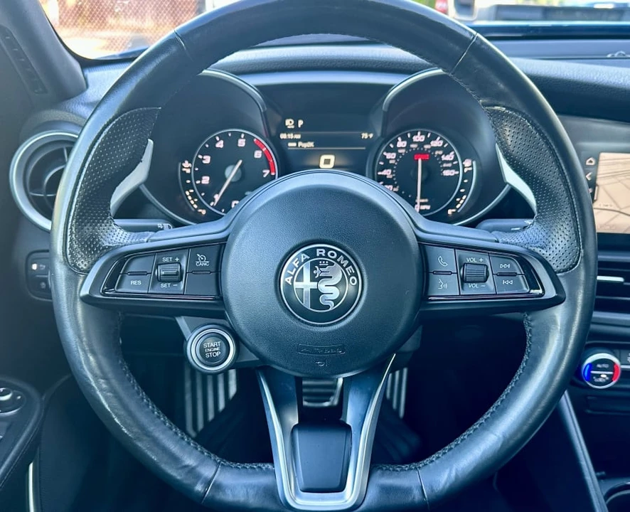 2020 Alfa Romeo Giulia - Image 17 of 20