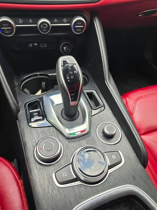 2020 Alfa Romeo Giulia - Image 11 of 14