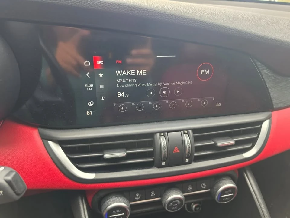 2020 Alfa Romeo Giulia - Image 13 of 14