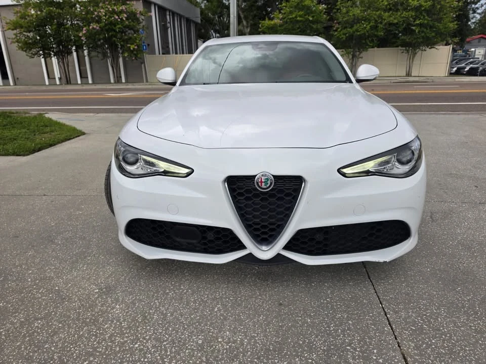 2020 Alfa Romeo Giulia - Image 5 of 14