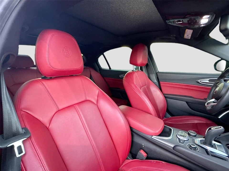 2020 Alfa Romeo Giulia - Image 15 of 15