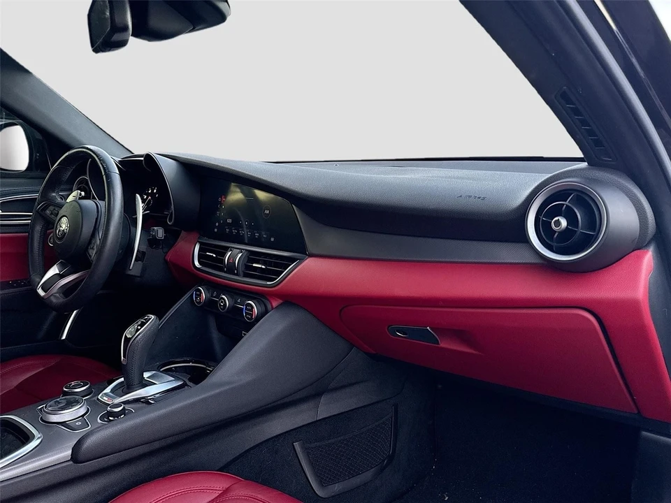 2020 Alfa Romeo Giulia - Image 14 of 15
