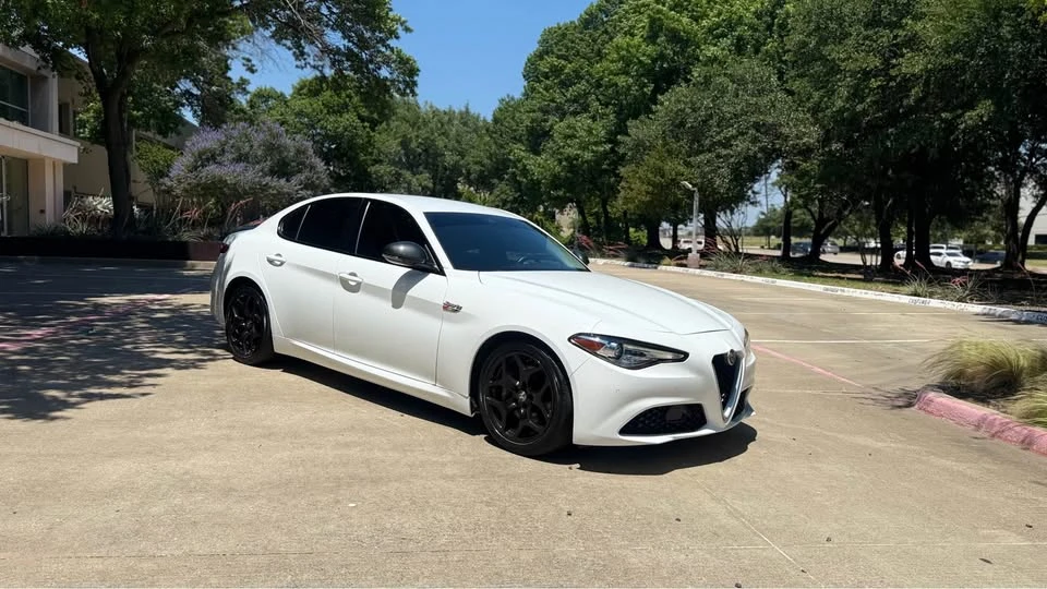 2020 Alfa Romeo Giulia - Image 3 of 13