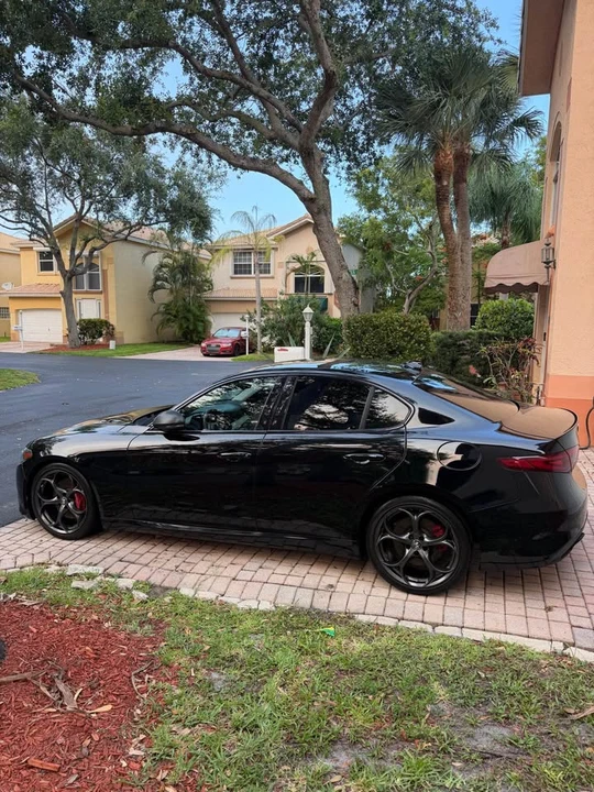 2020 Alfa Romeo Giulia - Image 10 of 15