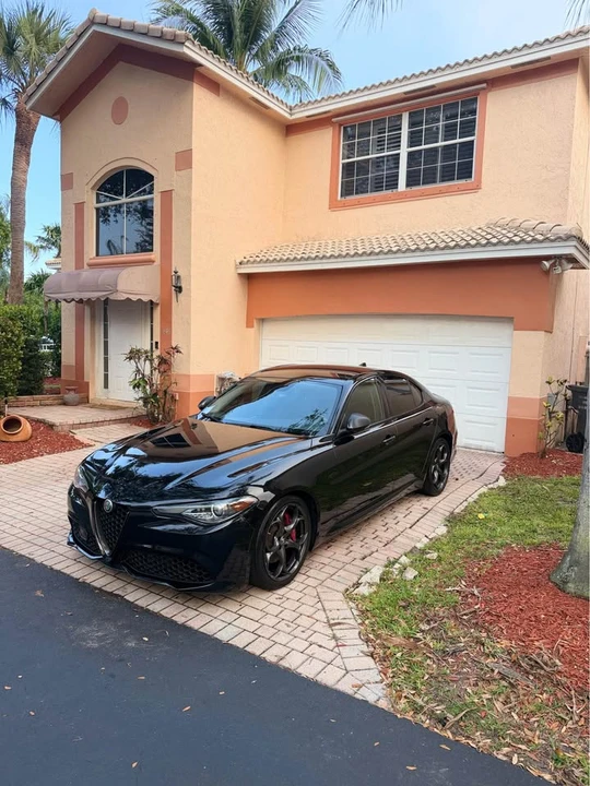 2020 Alfa Romeo Giulia - Image 2 of 15