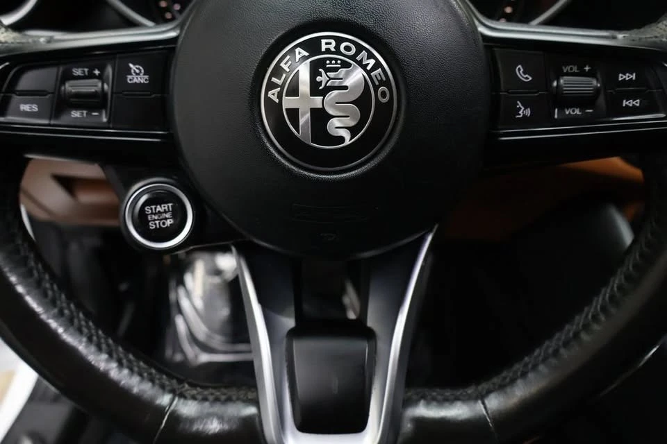2020 Alfa Romeo Giulia - Image 19 of 19