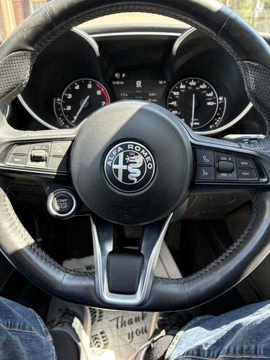 2020 Alfa Romeo Giulia - Image 9 of 12