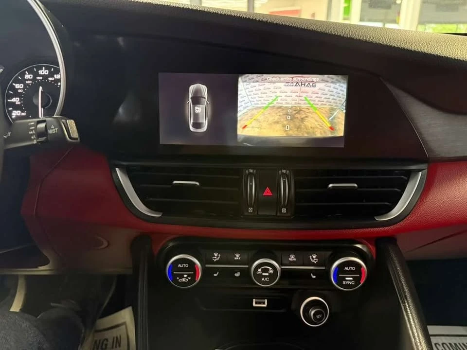 2020 Alfa Romeo Giulia - Image 16 of 20
