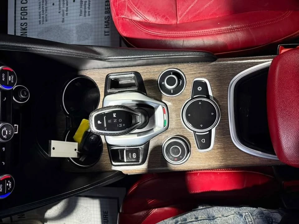 2020 Alfa Romeo Giulia - Image 17 of 20