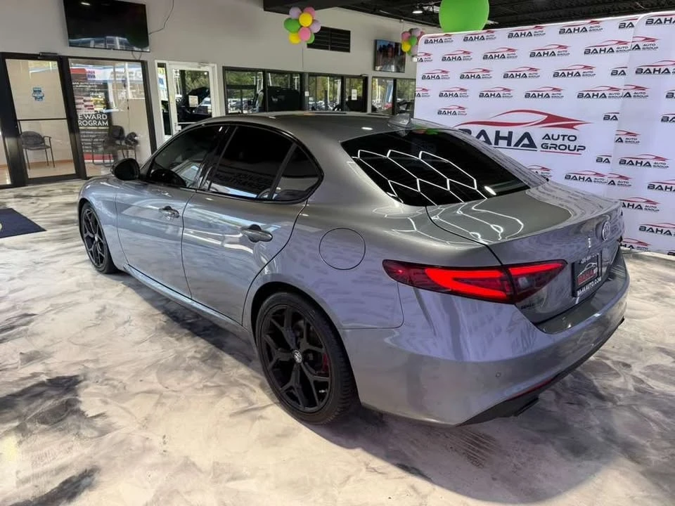 2020 Alfa Romeo Giulia - Image 9 of 20