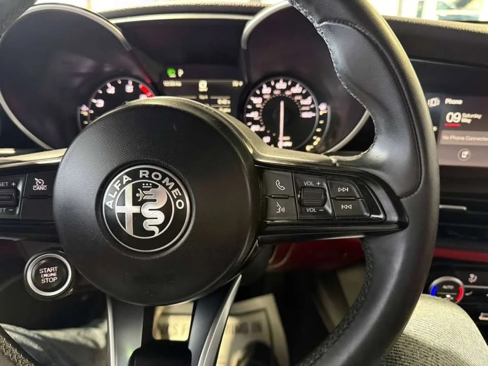 2020 Alfa Romeo Giulia - Image 11 of 20