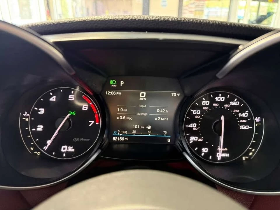 2020 Alfa Romeo Giulia - Image 13 of 20