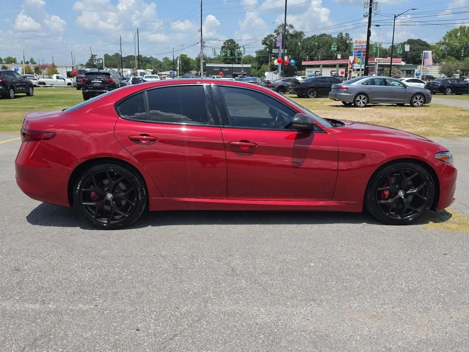 2020 Alfa Romeo Giulia - Image 5 of 17