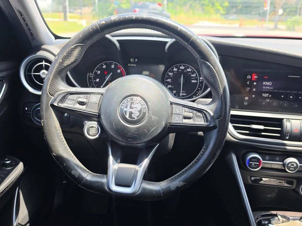 2020 Alfa Romeo Giulia - Image 16 of 17