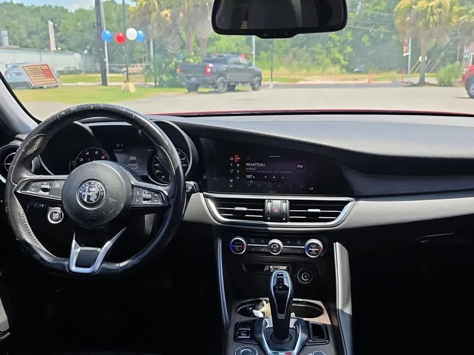 2020 Alfa Romeo Giulia - Image 15 of 17