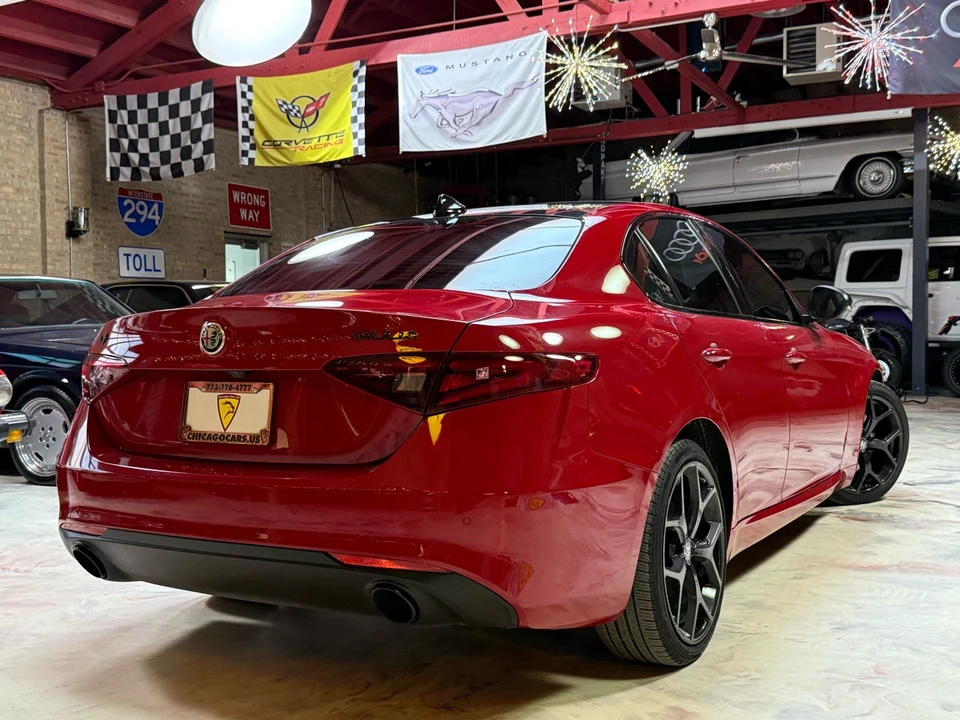2020 Alfa Romeo Giulia - Image 4 of 31