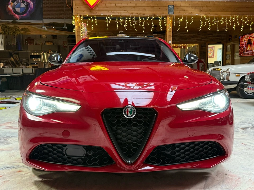 2020 Alfa Romeo Giulia - Image 7 of 31