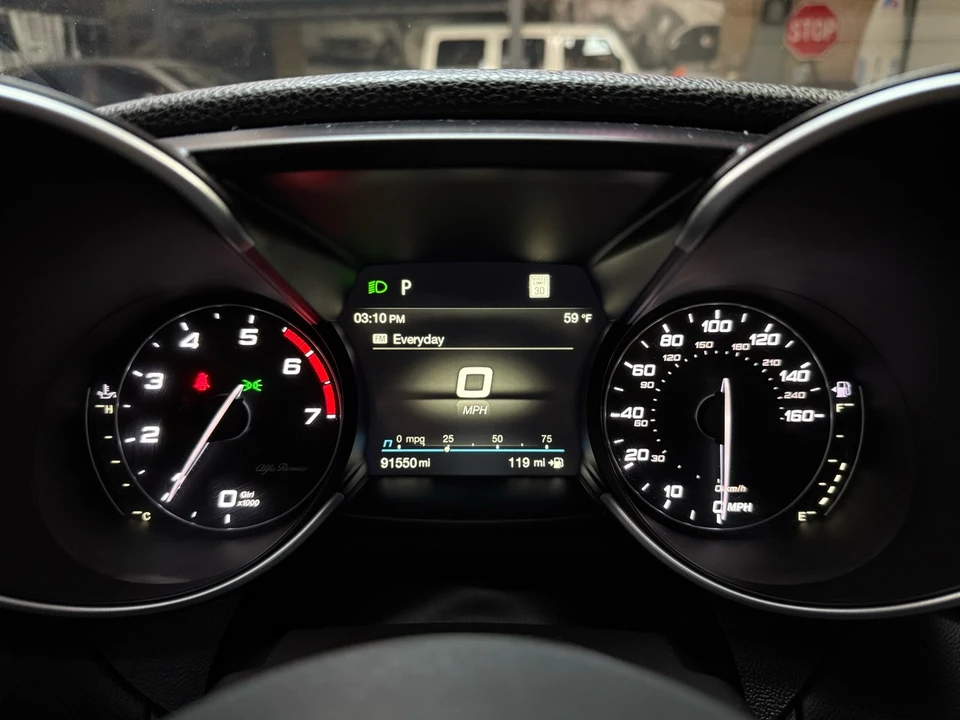 2020 Alfa Romeo Giulia - Image 13 of 31