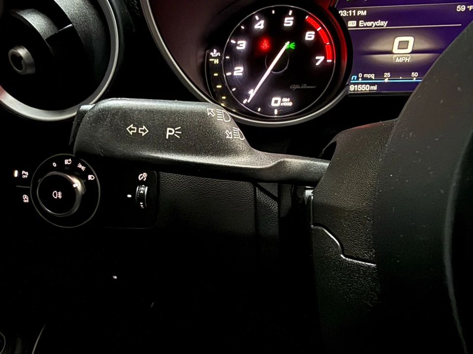 2020 Alfa Romeo Giulia - Image 16 of 31