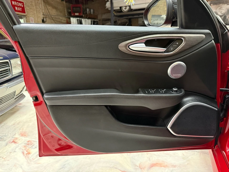 2020 Alfa Romeo Giulia - Image 30 of 31