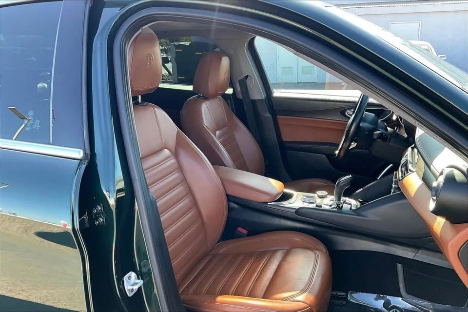 2020 Alfa Romeo Giulia - Image 7 of 20
