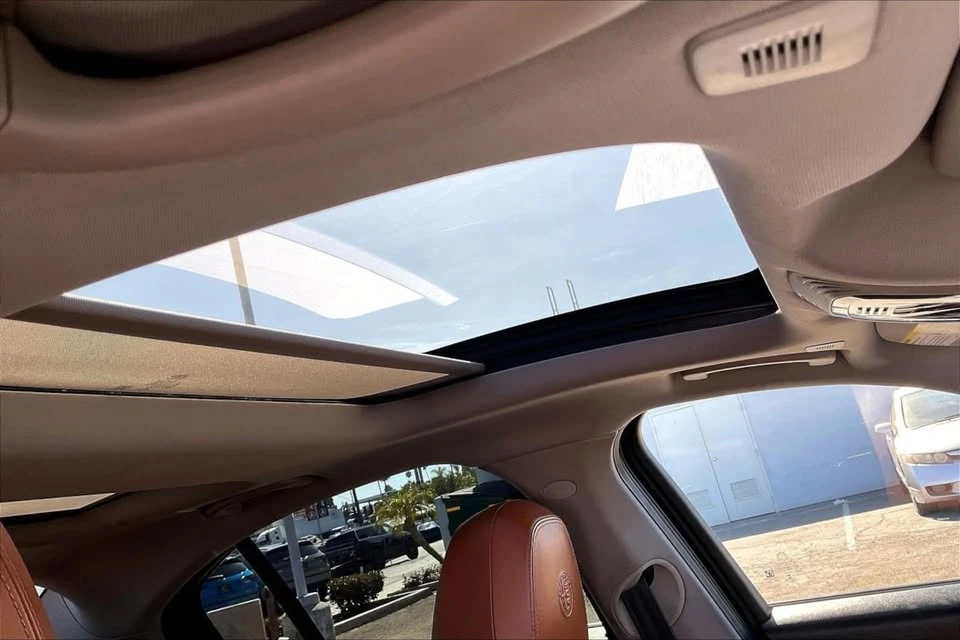 2020 Alfa Romeo Giulia - Image 16 of 20