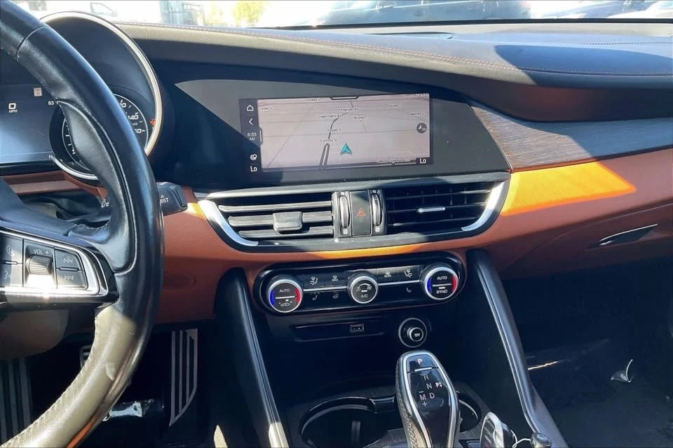 2020 Alfa Romeo Giulia - Image 6 of 20