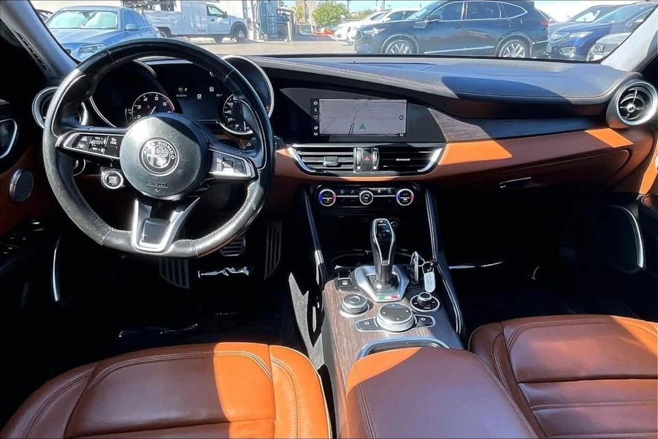 2020 Alfa Romeo Giulia - Image 10 of 20