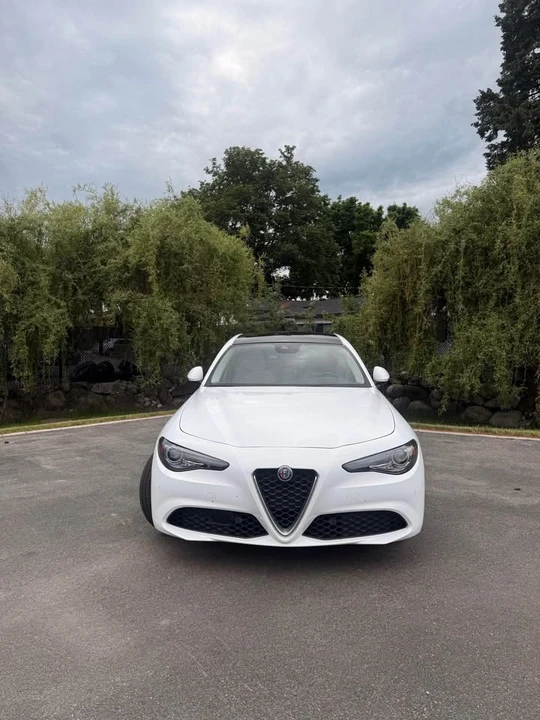 2020 Alfa Romeo Giulia - Image 5 of 12